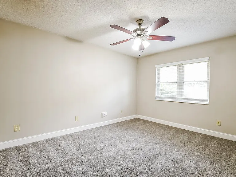 13900 Lena St — Photo 10