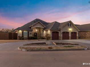 2900 S Shepherds Gln, Wichita Falls, TX 76308