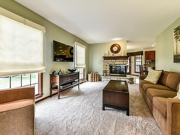 4th image of 208 Jacobs Ct