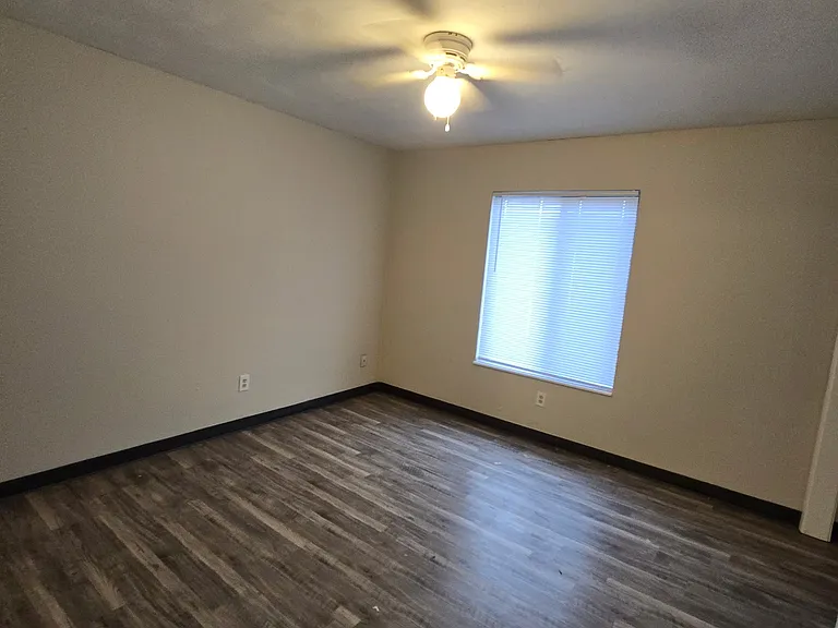 5201 S Brooks Dr #C — Photo 7