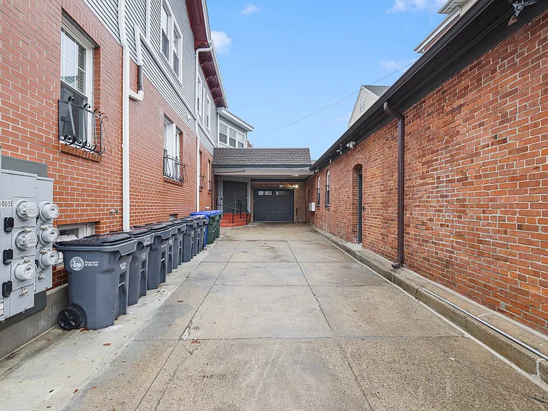 54 Sutton St #3 — Photo 24