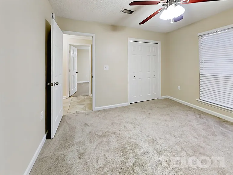 832 Worth Rd — Photo 12