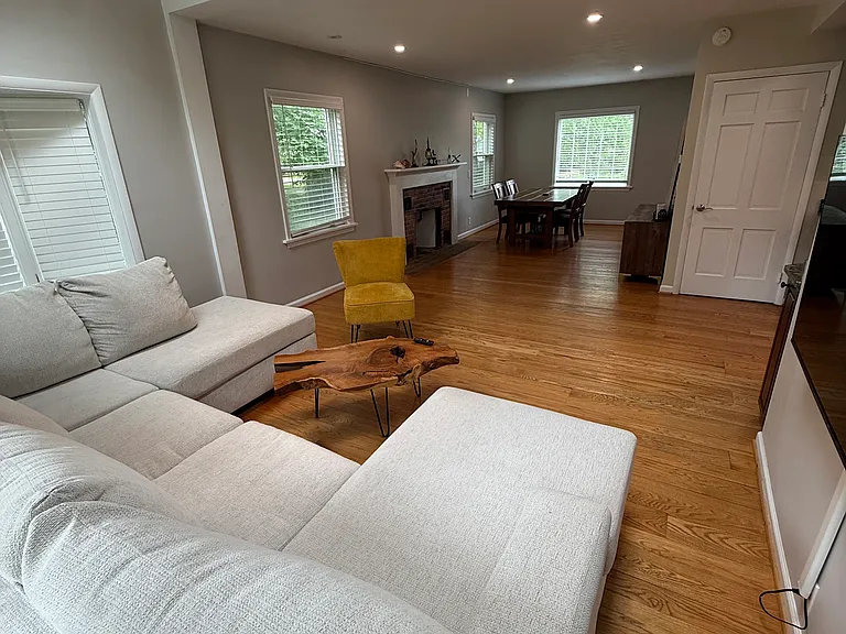 Edgewood Ave — Photo 21