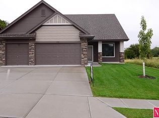 908 Gayle St, Papillion, NE 68046