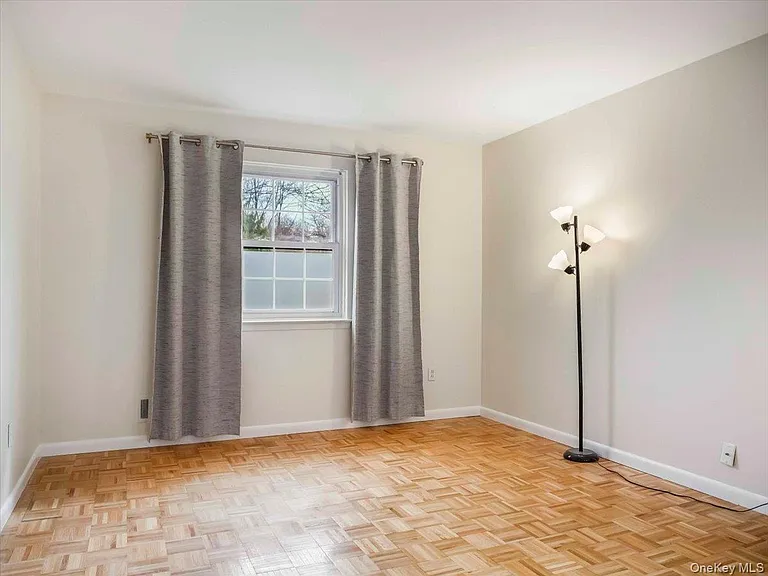 430 Somerset Dr #F — Photo 11