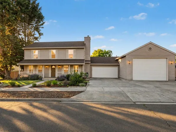 2769 Stonebrook Dr, Medford, OR 97504
