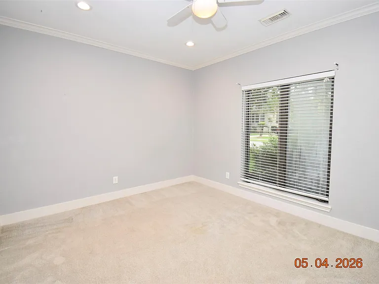 421 Creekside Dr — Photo 21