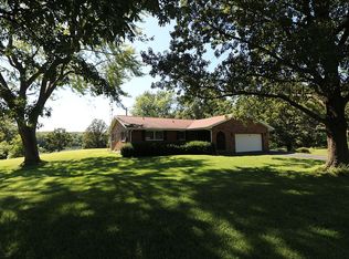 17 Ticky Point Ln, Coffeen, IL 62017