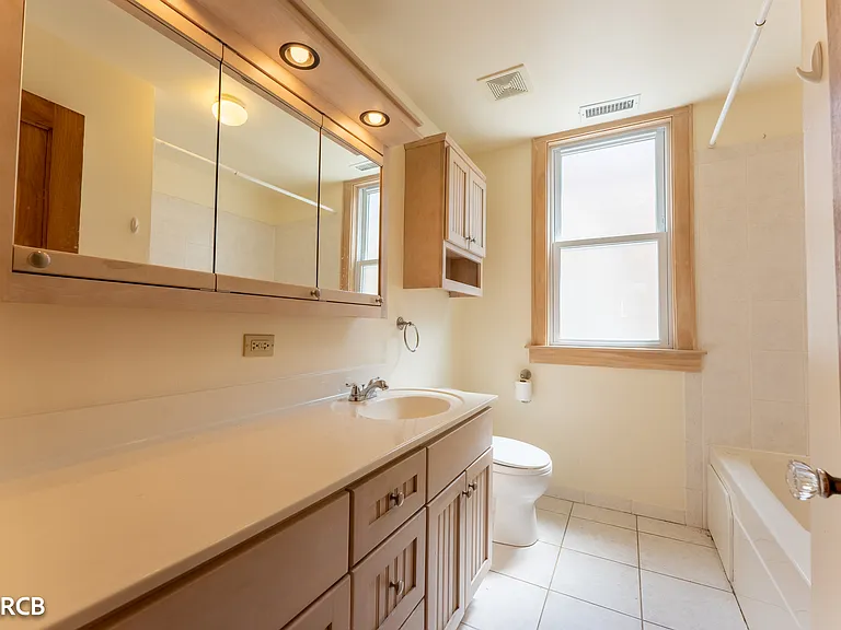 5325 W Montrose Ave #2 — Photo 11