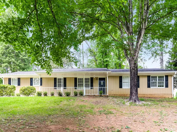 6206 Shallow Creek Ln, Douglasville, GA 30135