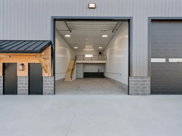 5384 Commerce Blvd, Indian River, MI 49749