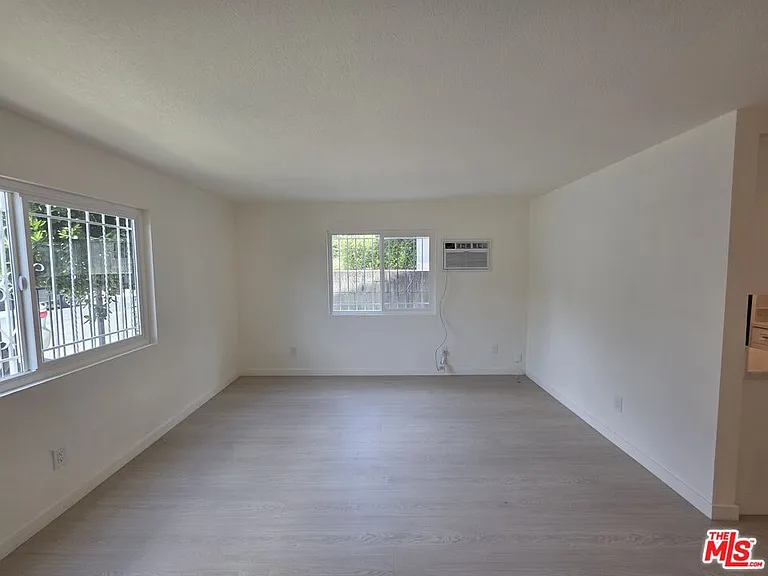 912 N Ridgewood Pl #2 — Photo 27