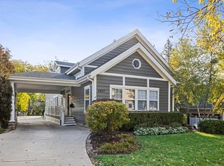 4807 Lee Ave, Downers Grove, IL 60515