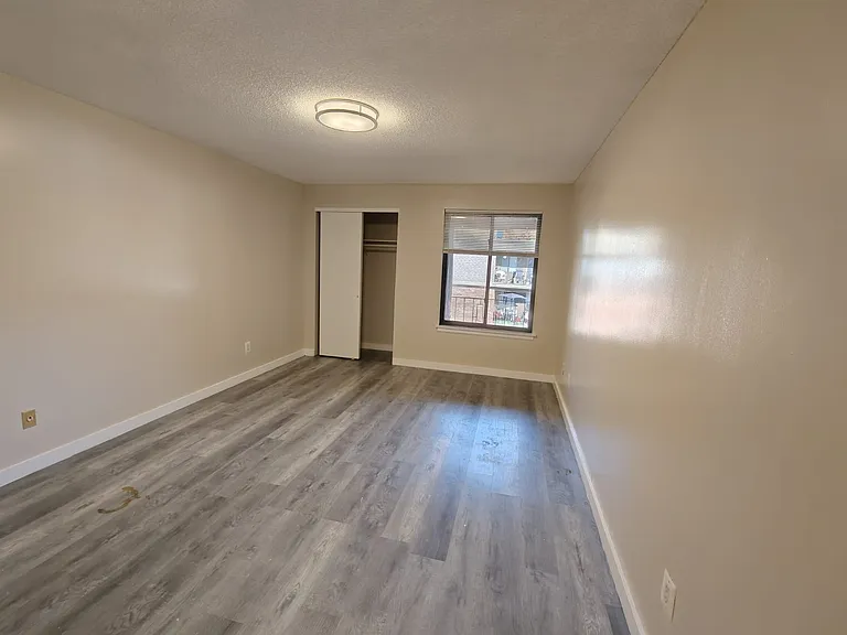 1439A10 Willard Ave — Photo 7