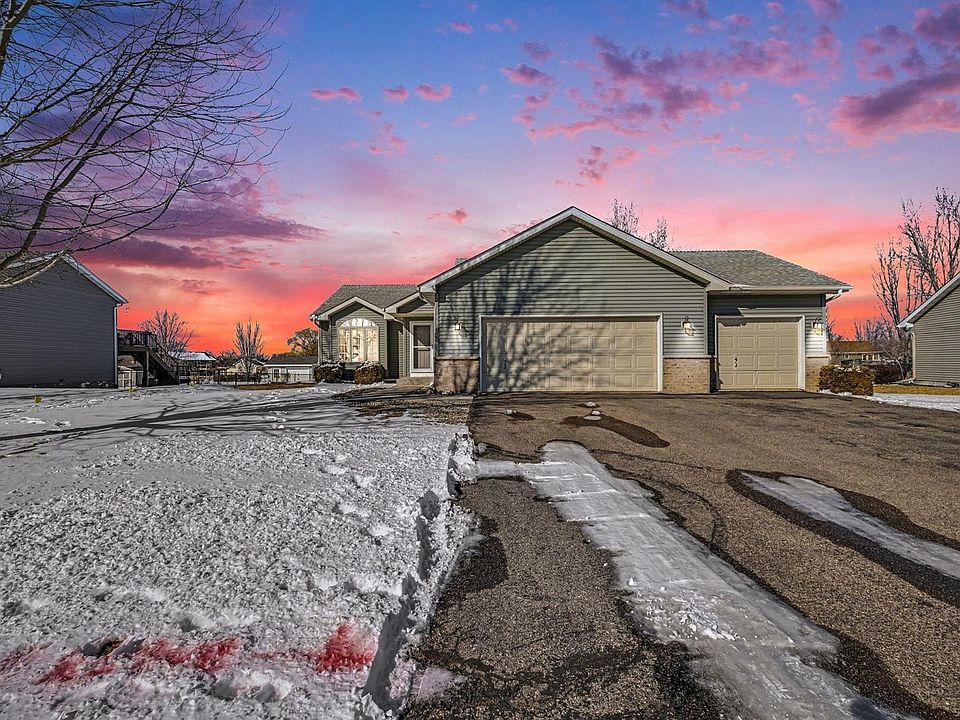 1st image of 920 Sunrise Ln