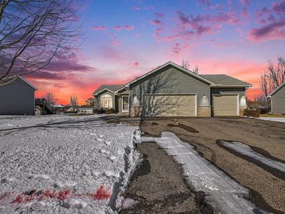920 Sunrise Ln, Belle Plaine, MN, 56011