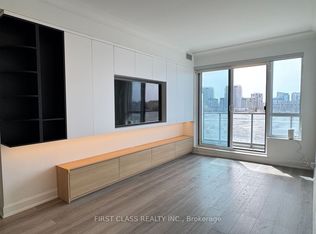 8 Water Walk Dr #707, Markham, ON L3R6L4