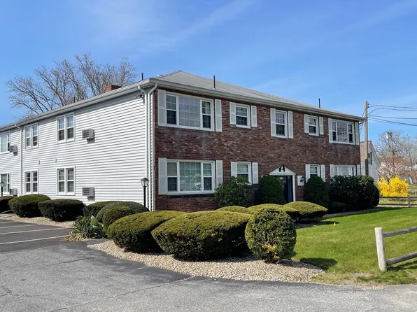 159 Center St APT 4, Dennis Pt, MA 02639