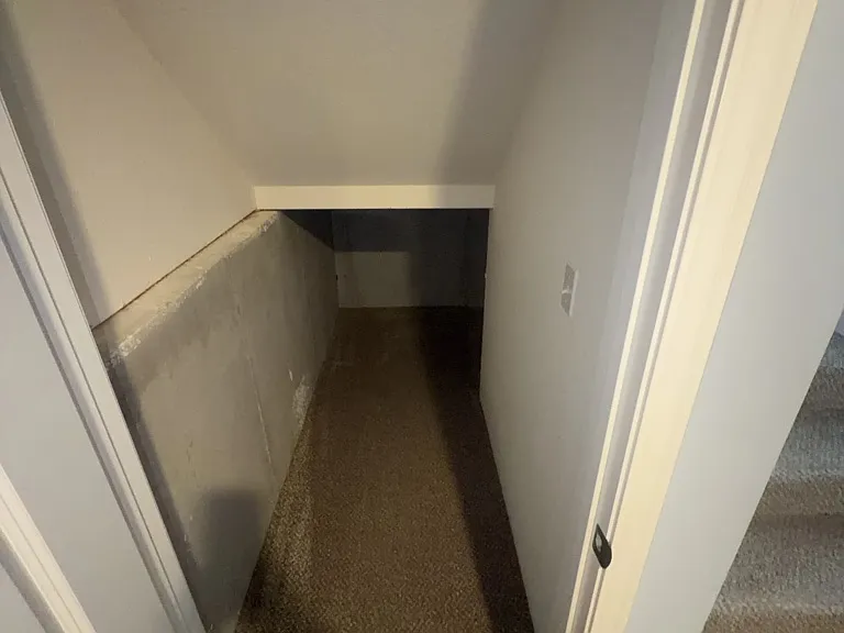 112 S McGee St — Photo 17