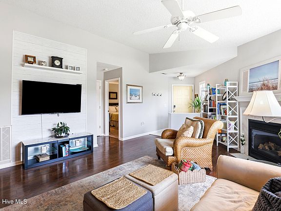 5th image of 4146 Breezewood Drive Apt 203