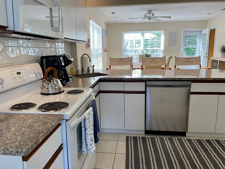 4013 W Brigantine Ave — Photo 16