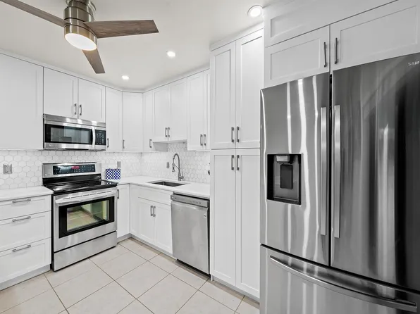 3370 Beau Rivage Dr #5-D, Pompano Beach, FL 33064