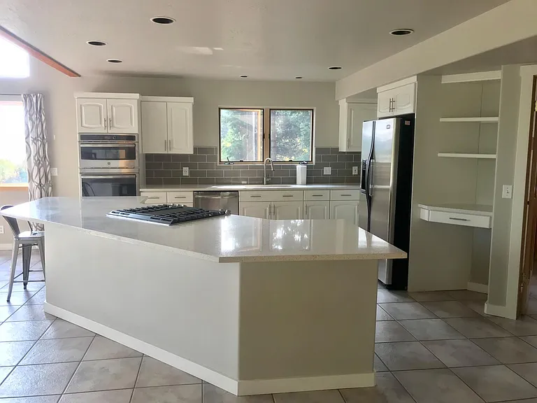 7619 Stagecoach Dr — Photo 5