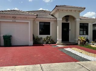 9164 NW 149th Ter, Miami Lakes, FL 33018