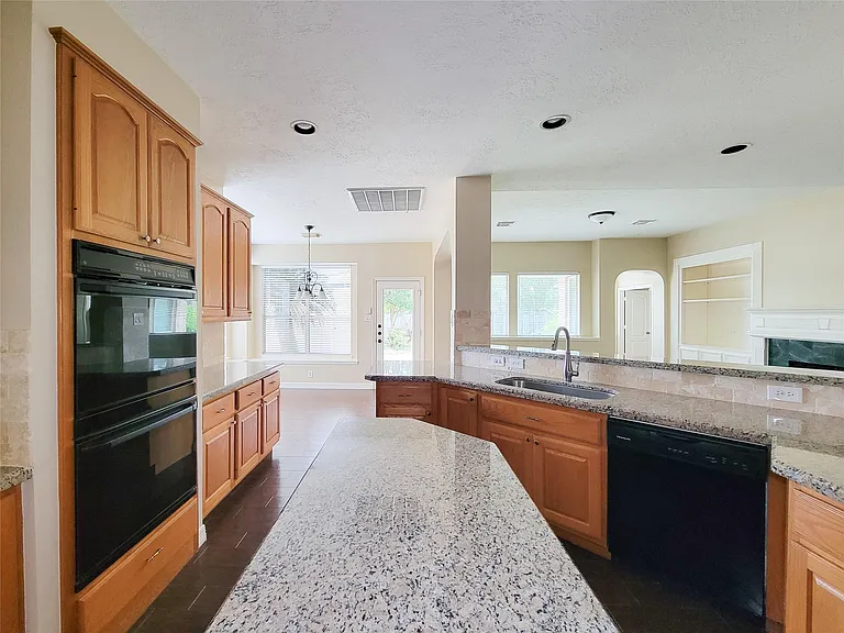 914 Ivory Ridge Ln — Photo 12