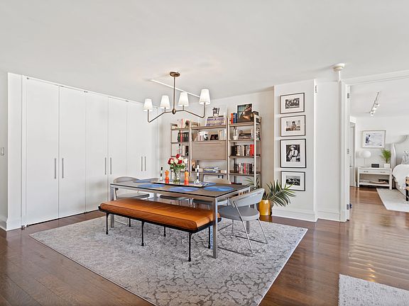 4th image of 330 E 33rd St #10HJ