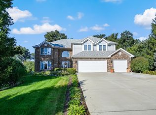 8826 Carlisle Ct, Darien, IL