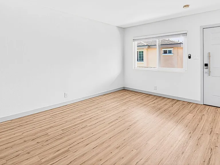 359 East Esther Street — Photo 3