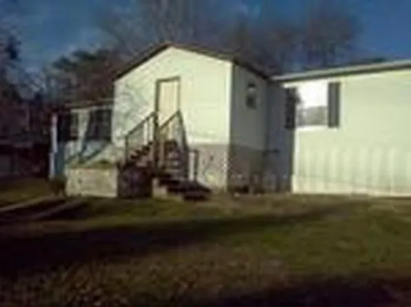1302 Midway Rd, Strawberry Plains, TN 37871