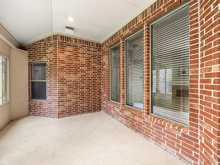 802 Floriencia St — Photo 33