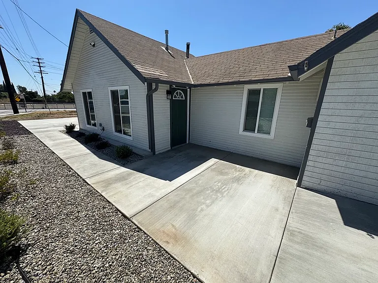 8932 Grand Ave — Photo 1