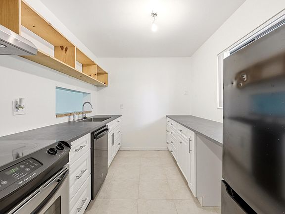 5th image of 5160 Las Verdes Circle Unit 101