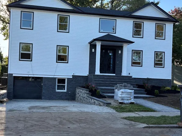 11 Delaware Avenue, Jericho, NY 11753