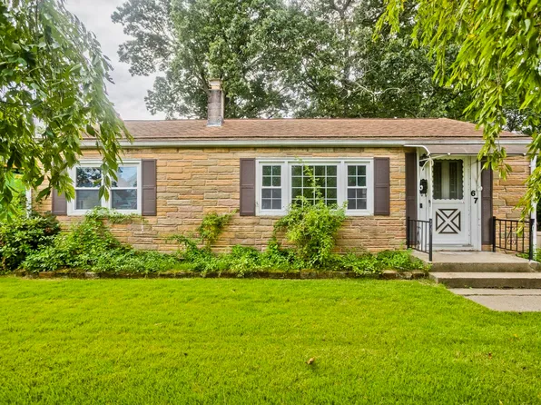 67 Warwick Rd, Chicopee, MA 01020