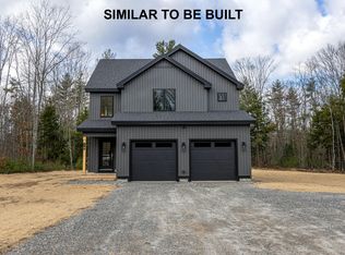 9 Raspberry Ln, Topsham, ME 04086