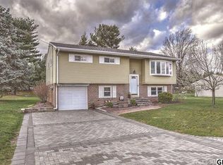 6317 Forrest Dr, Mechanicsburg, PA 17050