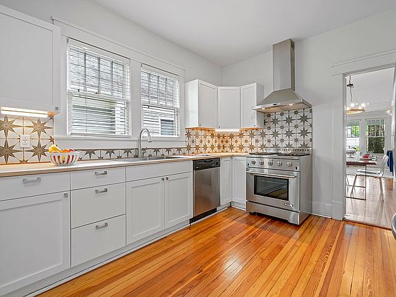 Gas range.Working triangle. 