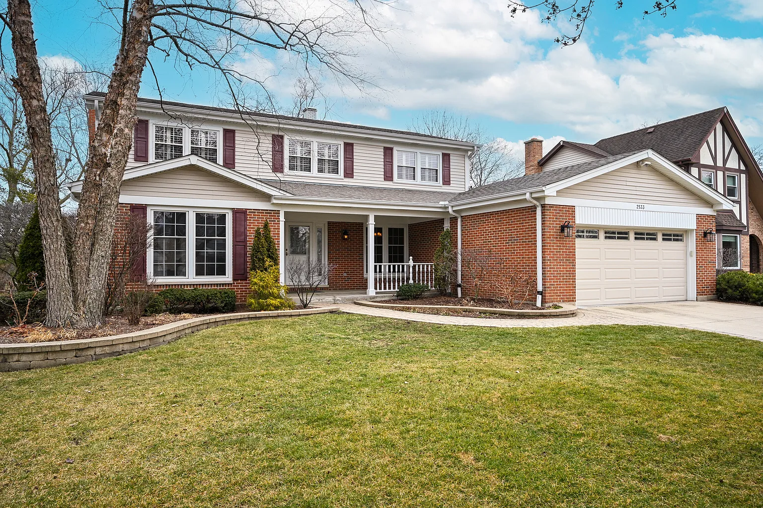 2533 N Hickory Ln photo 1