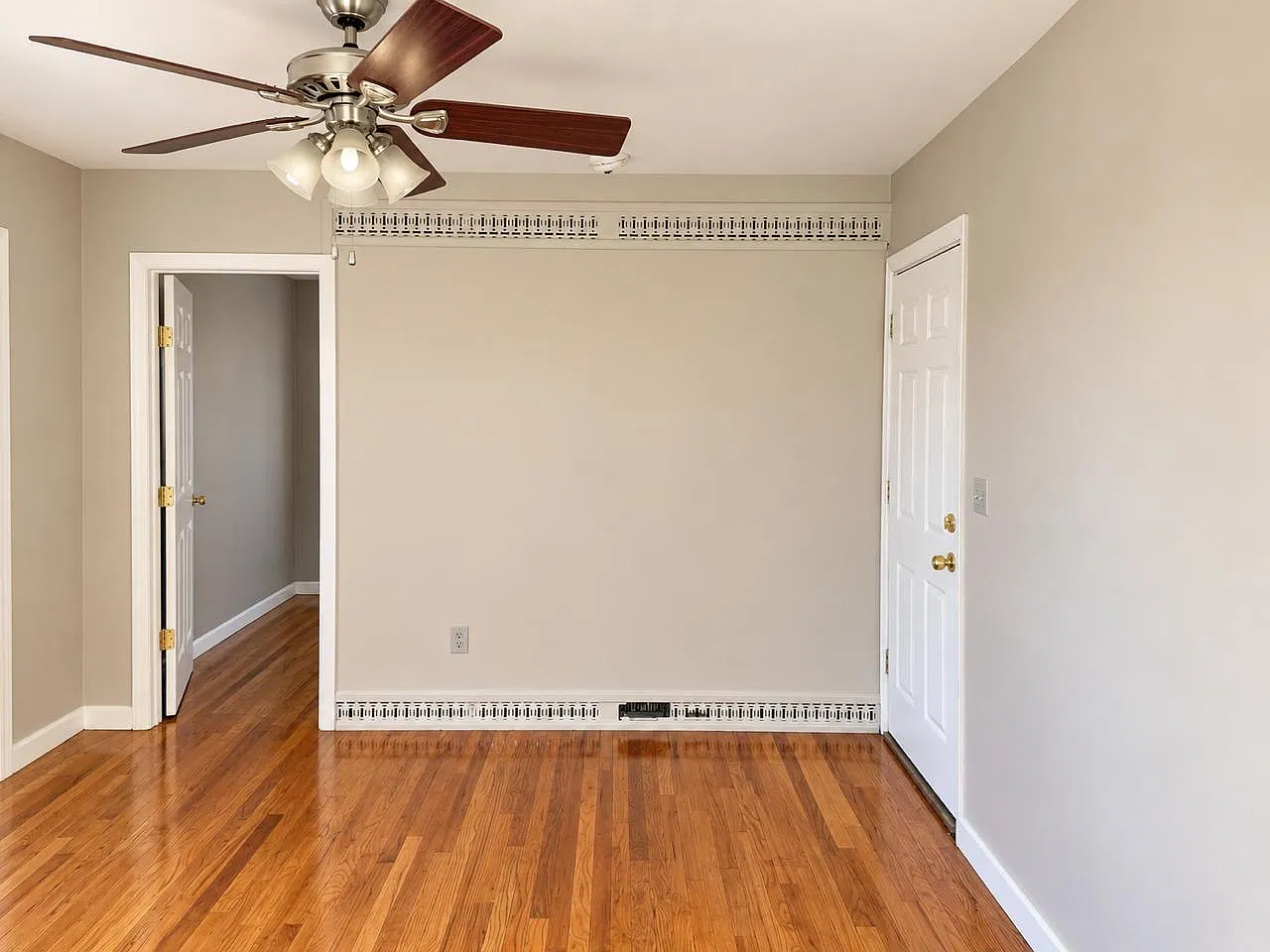 2 bed, 800 sqft, $1,750 — Photo 1