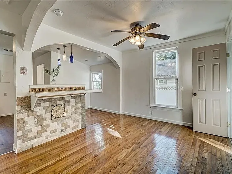 903 N McKinley Ave — Photo 1