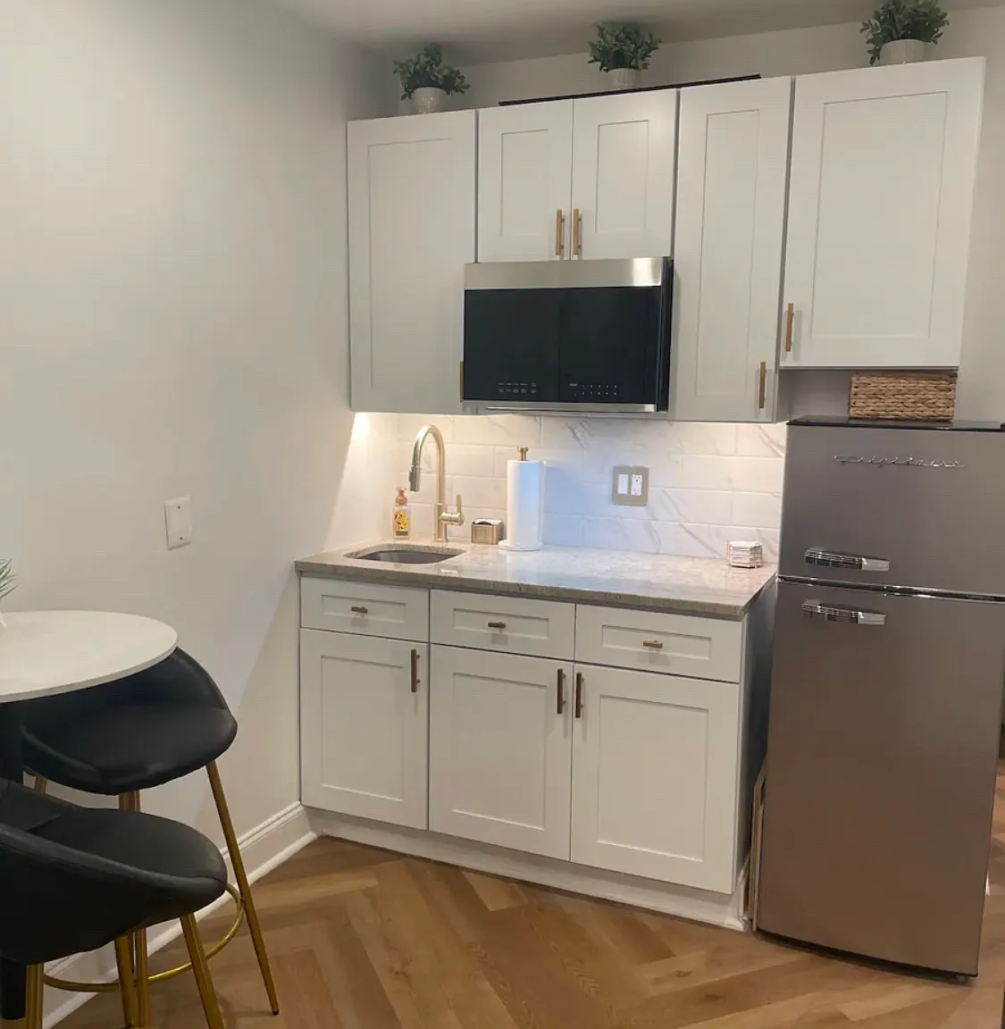 2401 Central Ave — Photo 2