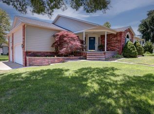 405 E 35th Ave, Winfield, KS 67156
