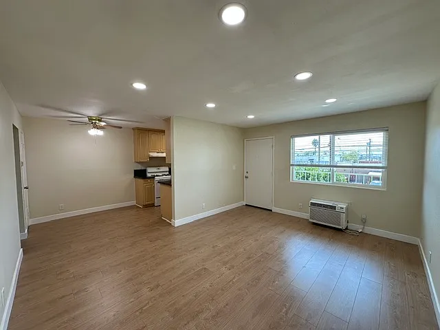 1 bed, 700 sqft, $2,100 — Photo 4