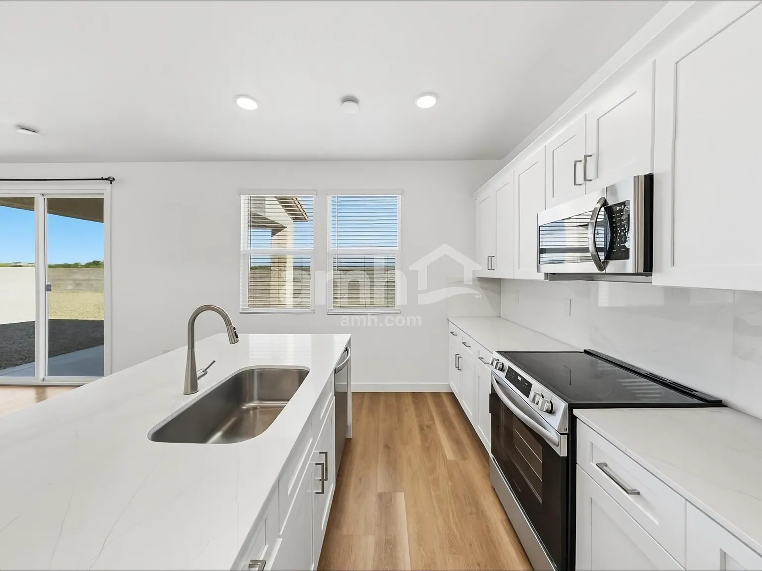 4 bed, 2.5 bath, 2240 sqft, $2,145 — Photo 3