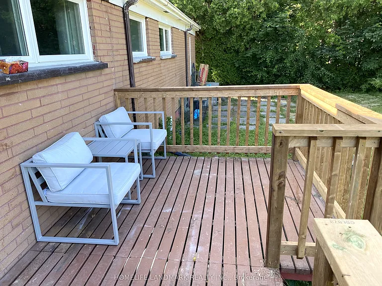 59 Elizabeth Cres S — Photo 12