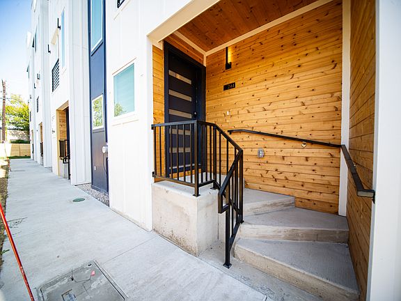 2nd image of 2808 Weisenberger St #244